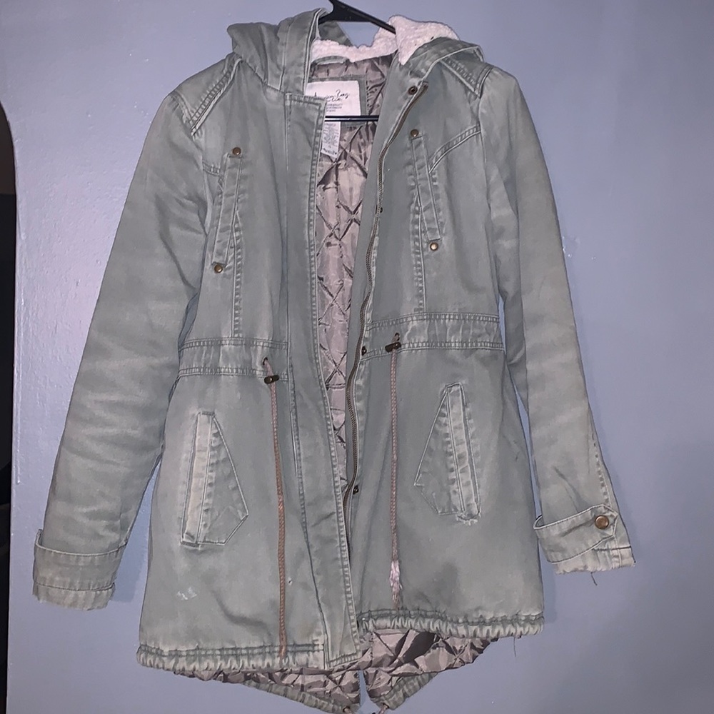 American rag jacket. Sized small. Army green.